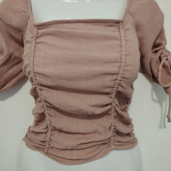 Active USA - Ruched Smock Crop Blouse - Picture 3 of 13